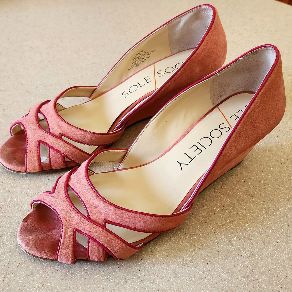 Sole Society Rose Pink Peep-Toe Wedges